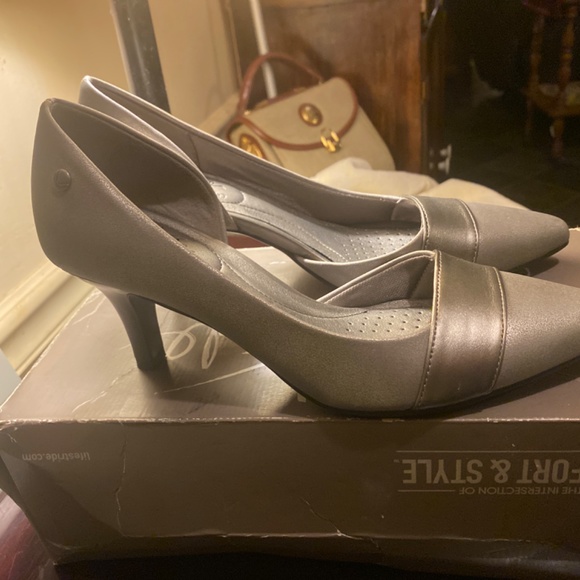 Life Stride High Heels - Picture 2 of 6